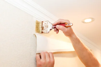 Pose de papier peint à Vielverge — revêtements muraux et toiles de verre